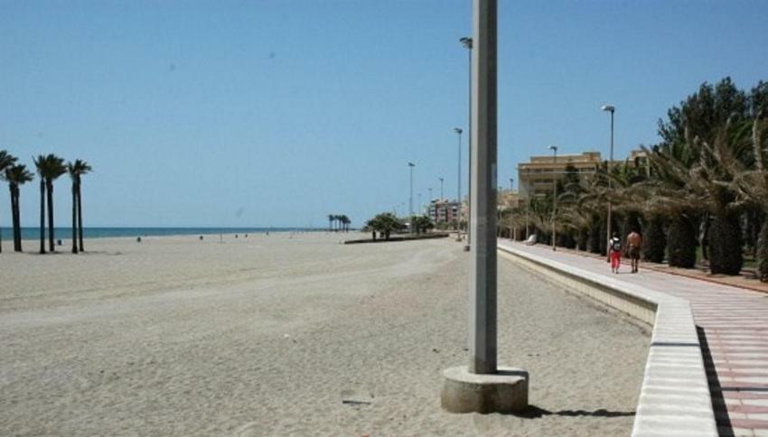 One-Bedroom Flat 200M From The Beach Almería Buitenkant foto